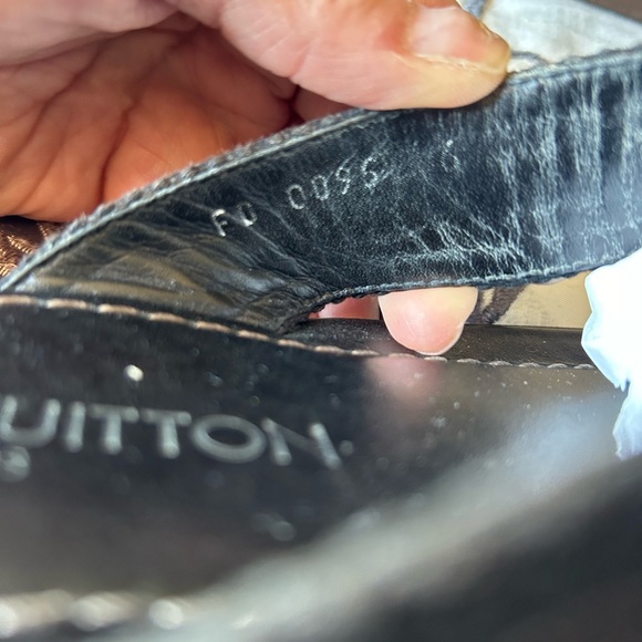 Mens Louis Vuitton Sandals - Picture 8 of 10